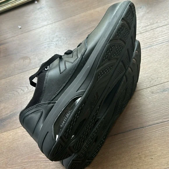 New Balance 813 ! Men's Black Leather Sneakers ! Size 13